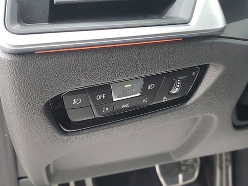 Used 2022 BMW 430i xDrive Coupe w/ M Sport Package image 11