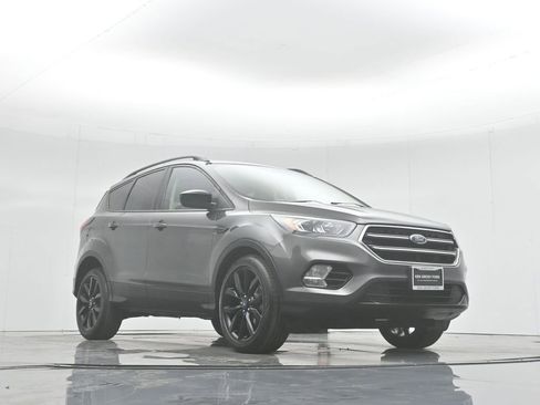 Used 2019 Ford Escape SE image 47