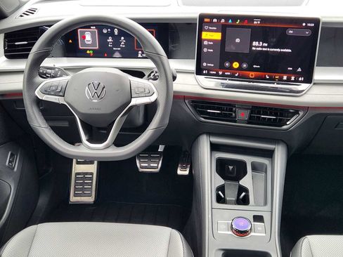 Used 2025 Volkswagen Tiguan SE R-Line FWD image 26