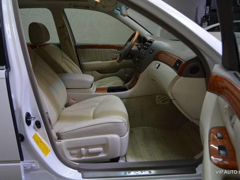 Used 2001 Lexus LS 430 RWD image 19