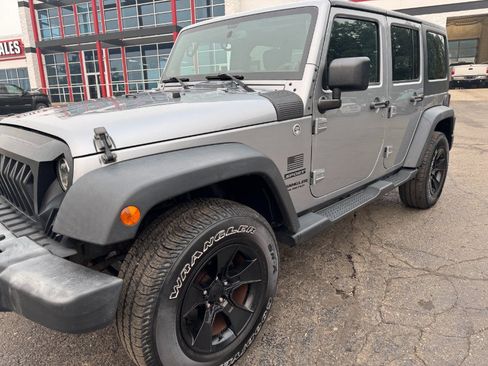 Used 2014 Jeep Wrangler Unlimited Sport w/ Quick Order Package 24S AWD/4WD image 9
