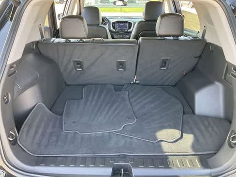 Used 2023 GMC Terrain SLT FWD image 17