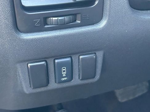 Used 2012 Nissan Titan SV w/ SV Value Truck Pkg AWD/4WD image 29