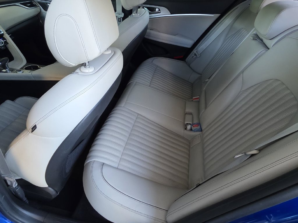 Used 2023 Genesis G70 2.0T w/ Sport Prestige Package RWD image 10