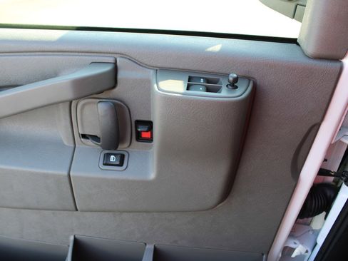 Used 2024 Chevrolet Express 2500 w/ Driver Convenience Package RWD image 26