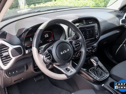 Used 2023 Kia Soul LX image 14
