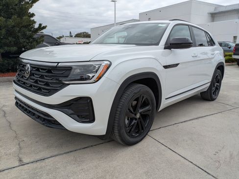 New 2026 Volkswagen Atlas Cross Sport SEL R-Line AWD/4WD image 8