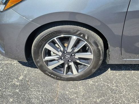 Used 2025 Nissan Versa SV image 5