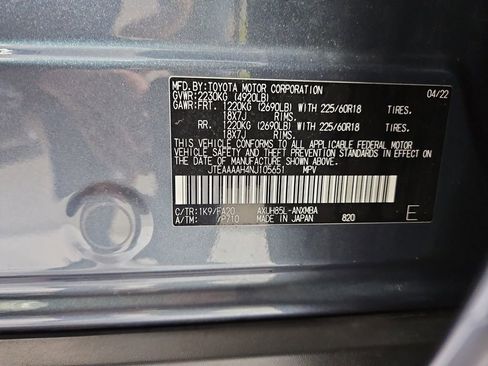 Used 2022 Toyota Venza LE image 30