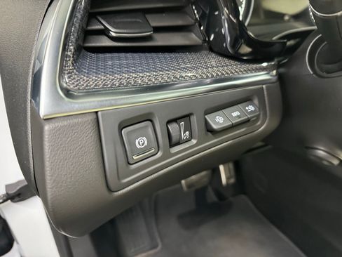 Used 2025 Cadillac XT5 Sportv w/ Technology Package image 22