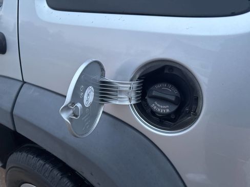 Used 2007 Jeep Liberty Sport image 24