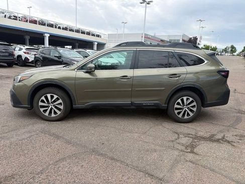 Used 2021 Subaru Outback Premium AWD/4WD image 2