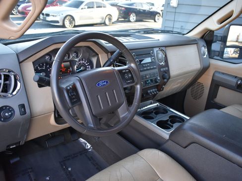Used 2012 Ford F250 Lariat w/ Lariat Interior Pkg image 10