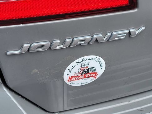 Used 2020 Dodge Journey SE w/ SE Popular Equipment Group FWD image 16