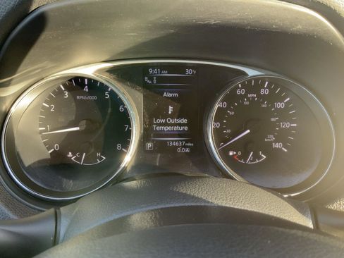 Used 2016 Nissan Rogue SL w/ SL Premium Package image 29