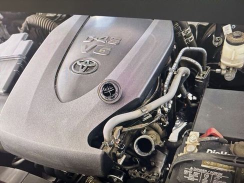 Used 2019 Toyota Tacoma SR5 image 19