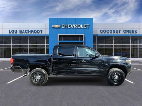 Used 2019 Toyota Tacoma SR image 9