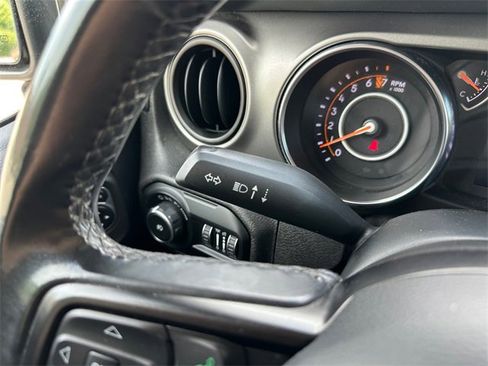 Used 2019 Jeep Wrangler Sport image 22