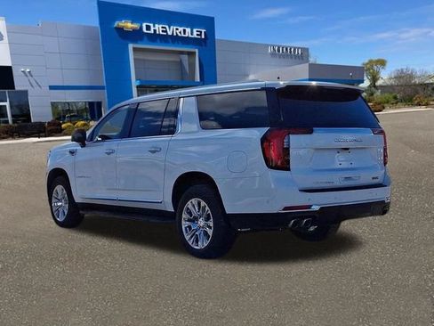 Used 2025 GMC Yukon XL Denali AWD/4WD image 25