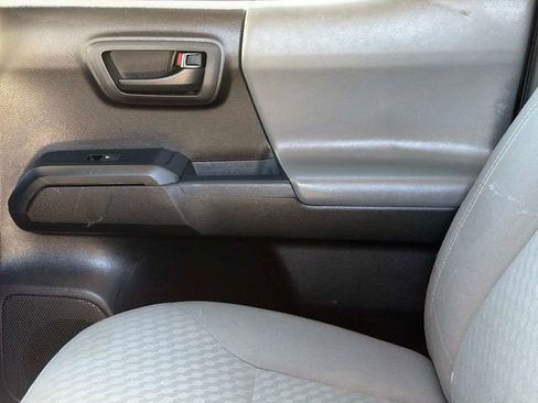 Used 2020 Toyota Tacoma SR w/ SR Convenience Package RWD image 12