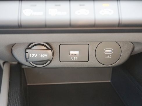 Used 2024 Hyundai Elantra SEL image 15