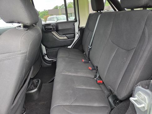 Used 2018 Jeep Wrangler Unlimited Sport S AWD/4WD image 16
