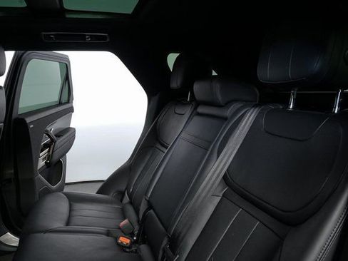 Used 2024 Land Rover Range Rover Sport SE image 19