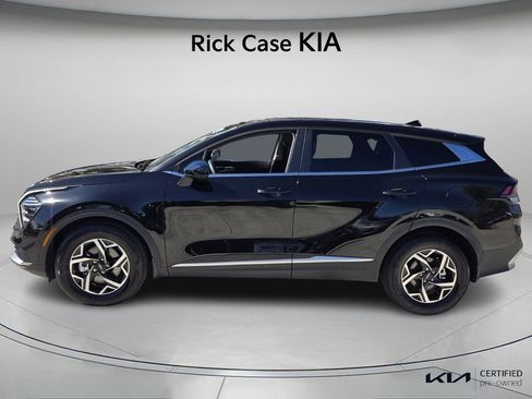 Certified 2025 Kia Sportage LX image 3