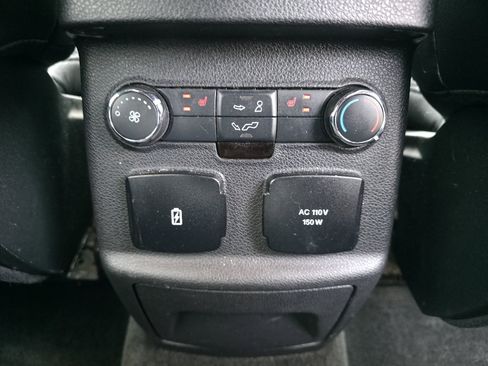 Used 2018 Ford Explorer Platinum image 29