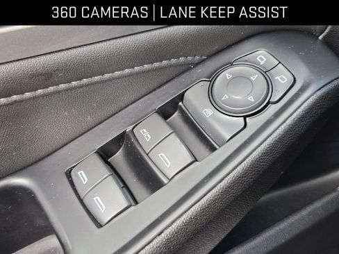 Used 2024 Chevrolet Traverse LT FWD image 24