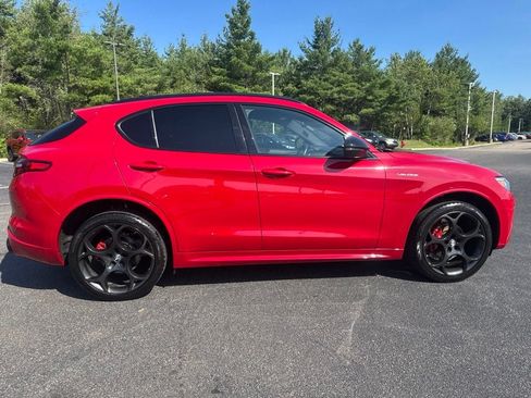 Used 2023 Alfa Romeo Stelvio Veloce AWD/4WD image 7