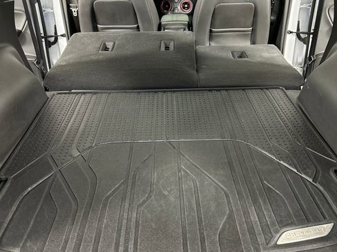 Used 2021 Chevrolet Blazer RS w/ Enhanced Convenience Package FWD image 22