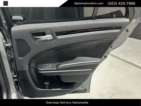 Used 2019 Chrysler 300 S w/ Safetytec Plus Group image 41