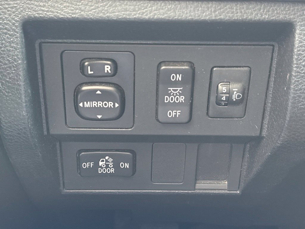 Used 2014 Toyota Tundra SR5 w/ SR5 Upgrade Package RWD image 28