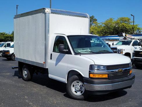 New 2025 Chevrolet Express 3500 w/ Power Convenience Package image 24