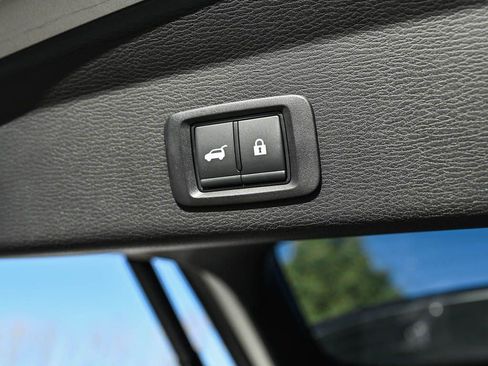 New 2025 Mitsubishi Outlander SEL image 9