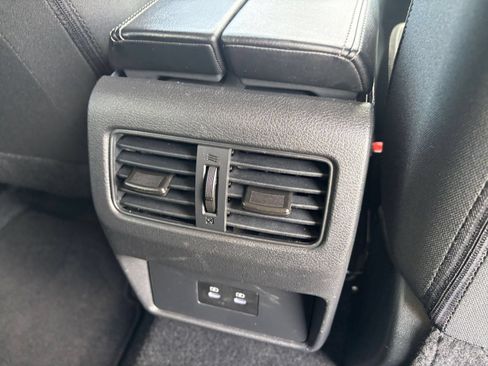 Used 2025 Nissan Rogue SV FWD image 24
