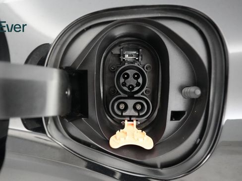 Used 2022 Chevrolet Bolt EUV Premier w/ Sun & Sound Package image 24