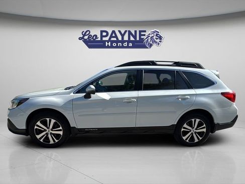 Used 2018 Subaru Outback 3.6R Limited w/ Popular Package #2 AWD/4WD image 4