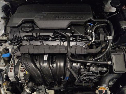 Used 2025 Hyundai Elantra Limited FWD image 30
