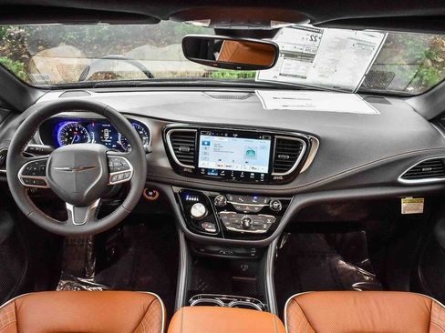 New 2026 Chrysler Pacifica Pinnacle w/ Trailer Tow Group image 11