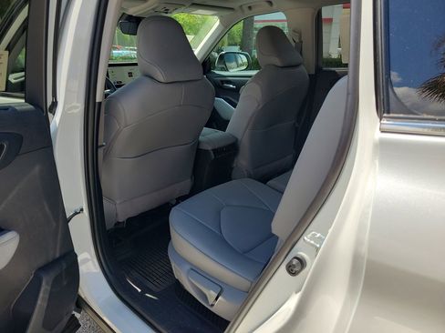 New 2026 Toyota Highlander XLE AWD/4WD image 11