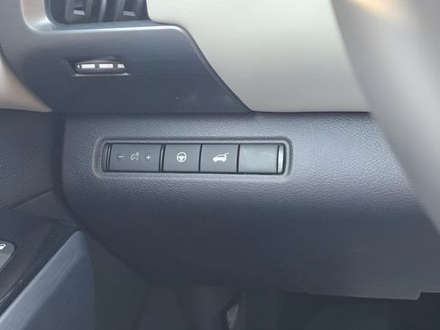 New 2026 Nissan Pathfinder SL image 25