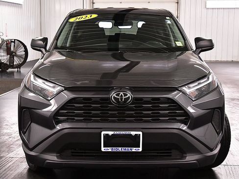 Used 2023 Toyota RAV4 LE AWD/4WD image 2
