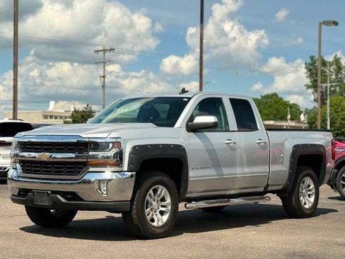 Used 2017 Chevrolet Silverado 1500 LT w/ All Star Edition AWD/4WD image 27
