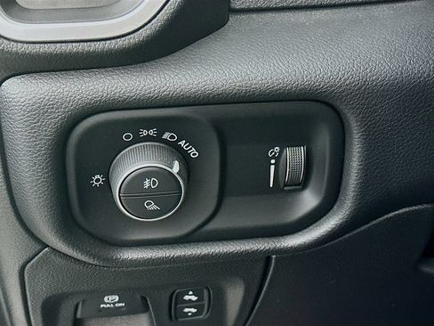 Used 2022 RAM 1500 Big Horn AWD/4WD image 15