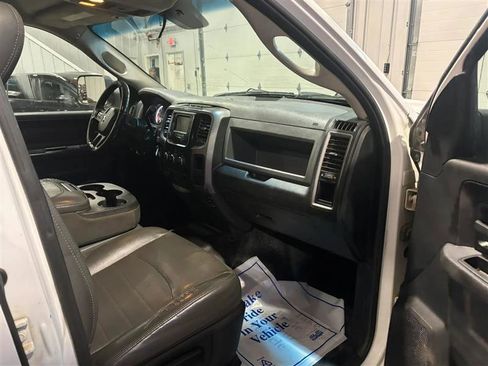 Used 2014 RAM 3500 Tradesman w/ Chrome Appearance Group image 9