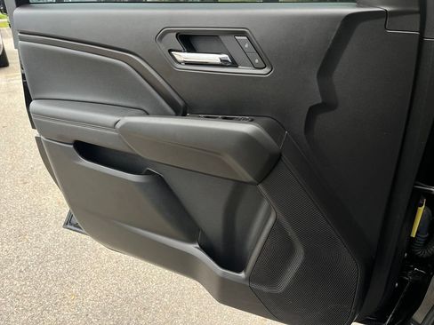Used 2025 Chevrolet Colorado LT w/ LT Convenience Package RWD image 22