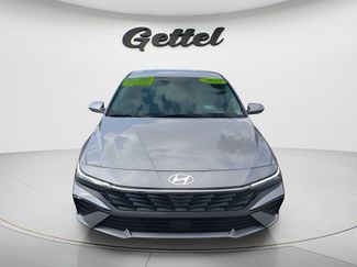Used 2025 Hyundai Elantra Limited FWD video 2