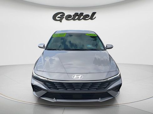 Used 2025 Hyundai Elantra Limited FWD image 2